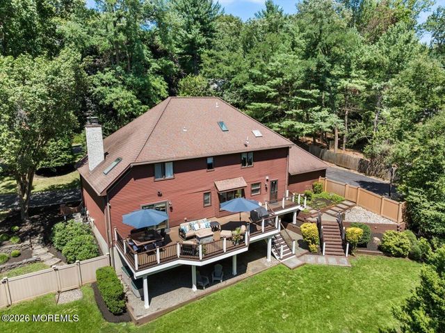 16 Sherwood Court, Holmdel, NJ 07733