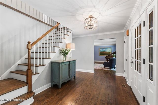 16 Sherwood Court, Holmdel, NJ 07733