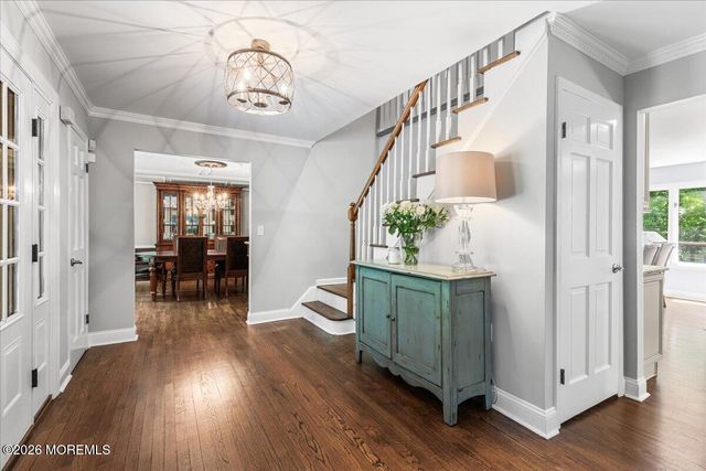 16 Sherwood Court, Holmdel, NJ 07733