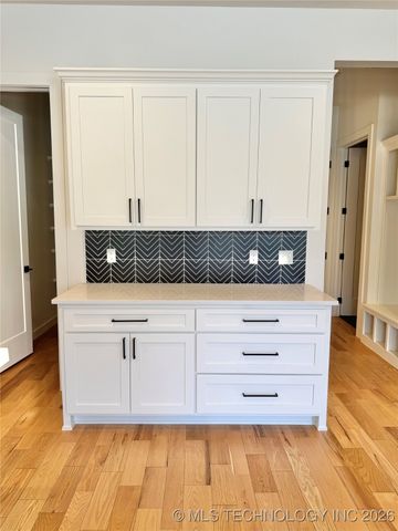 913 E 37th Street S, Tulsa, OK 74105