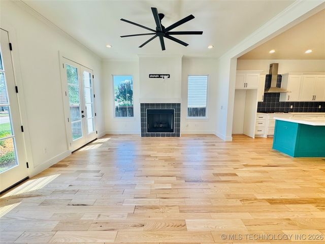 913 E 37th Street S, Tulsa, OK 74105