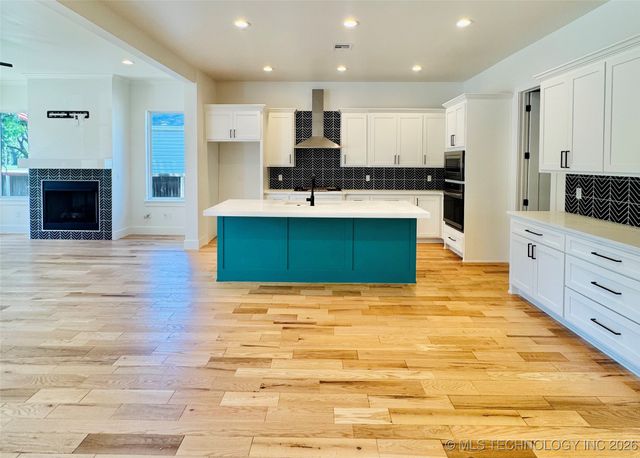 913 E 37th Street S, Tulsa, OK 74105