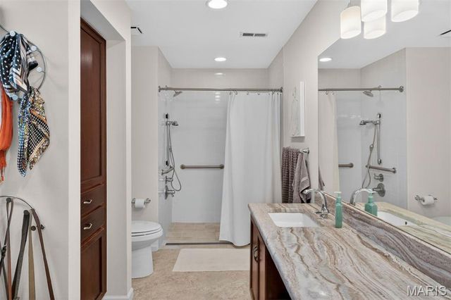 1137 Claytonbrook Court, Ballwin, MO 63011