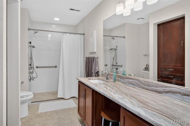 1137 Claytonbrook Court, Ballwin, MO 63011