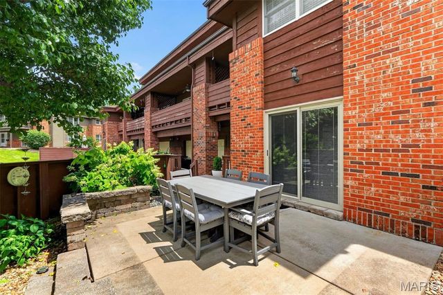 1137 Claytonbrook Court, Ballwin, MO 63011