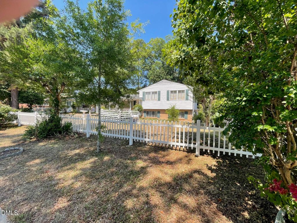 2012 Bowman Lane, Raleigh, NC 27610