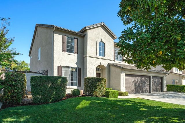2582 E Christopher Drive, Fresno, CA 93720