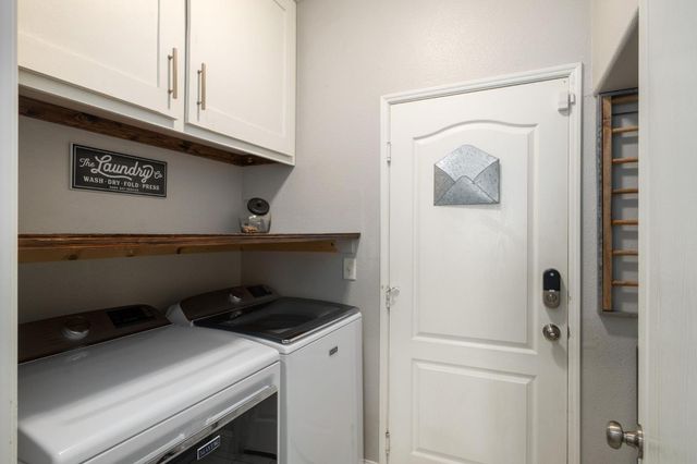 2582 E Christopher Drive, Fresno, CA 93720