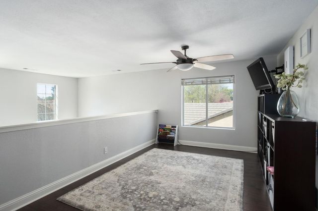 2582 E Christopher Drive, Fresno, CA 93720