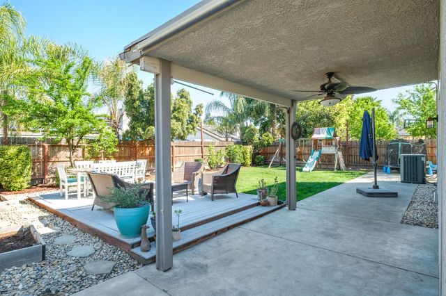 2582 E Christopher Drive, Fresno, CA 93720