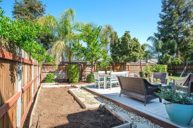 2582 E Christopher Drive, Fresno, CA 93720