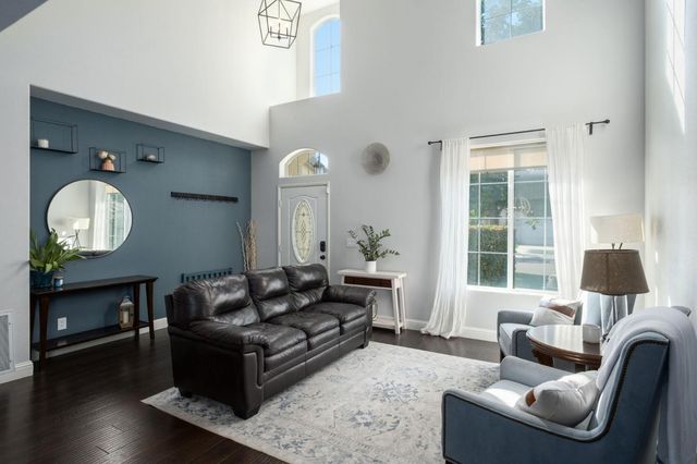 2582 E Christopher Drive, Fresno, CA 93720