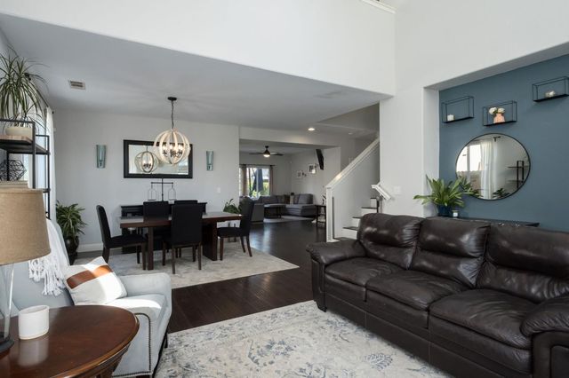 2582 E Christopher Drive, Fresno, CA 93720