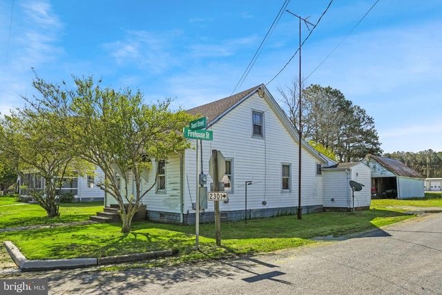 30600 DEPOT ST, New Church, VA 23415