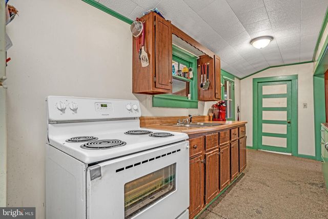 30600 DEPOT ST, New Church, VA 23415