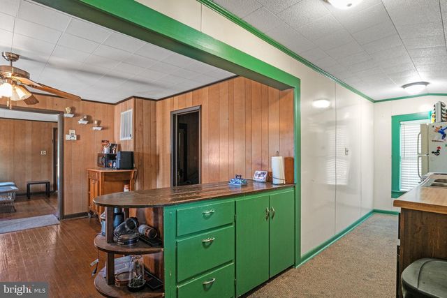 30600 DEPOT ST, New Church, VA 23415