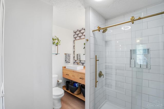 3935 St James Avenue, Silverton, OH 45236