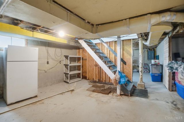 3935 St James Avenue, Silverton, OH 45236