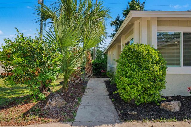 150 Brookside Ln, Palm Coast, FL 32137