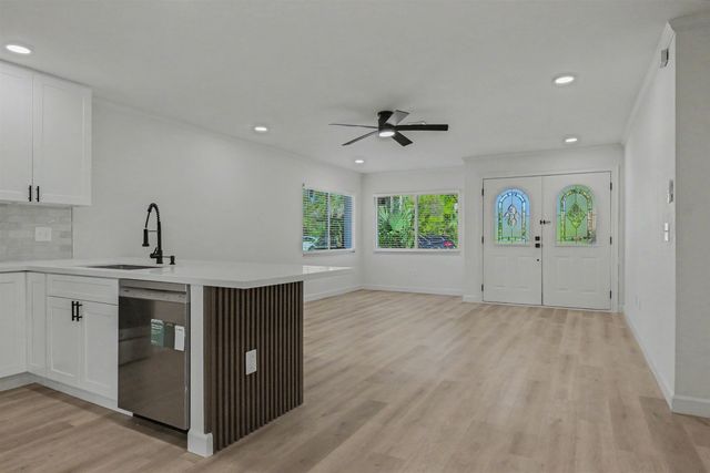 150 Brookside Ln, Palm Coast, FL 32137
