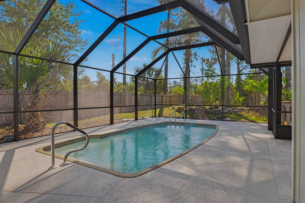 150 Brookside Ln, Palm Coast, FL 32137