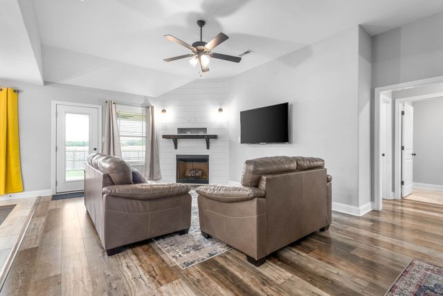 162 Ambridge St, Oak Grove, KY 42262