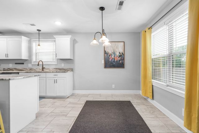 162 Ambridge St, Oak Grove, KY 42262