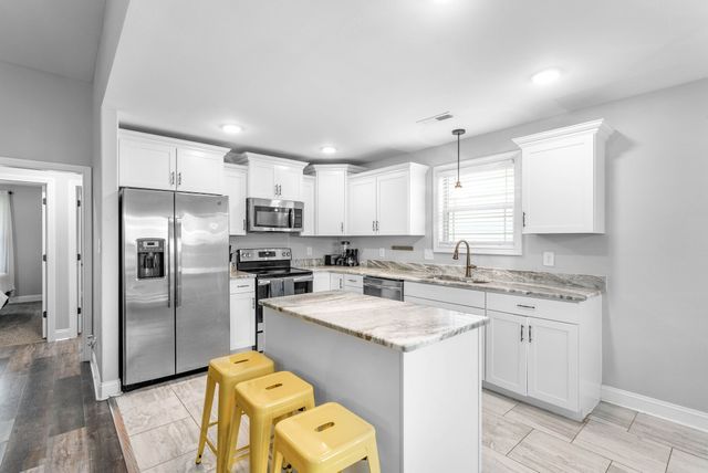 162 Ambridge St, Oak Grove, KY 42262