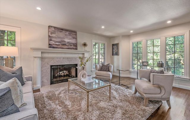 21700 Via Regina, Saratoga, CA 95070