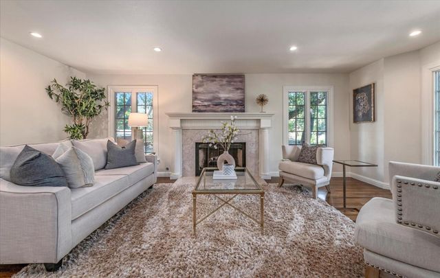 21700 Via Regina, Saratoga, CA 95070