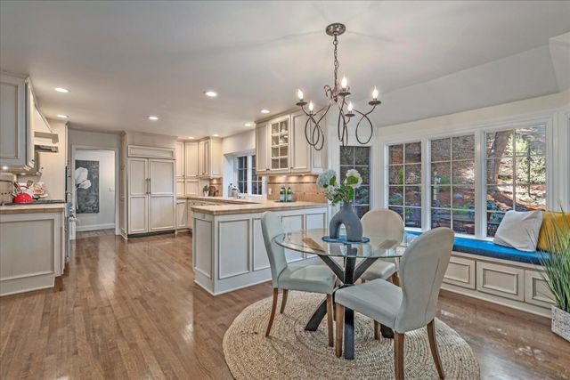 21700 Via Regina, Saratoga, CA 95070