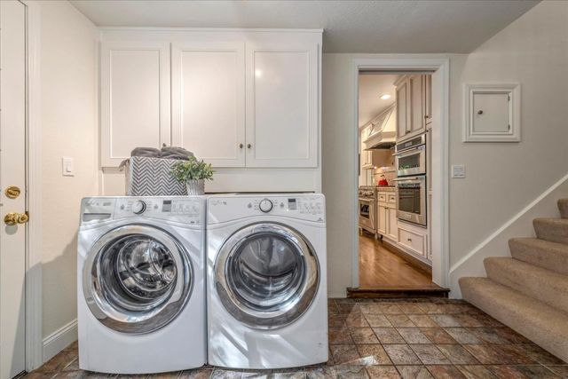 21700 Via Regina, Saratoga, CA 95070