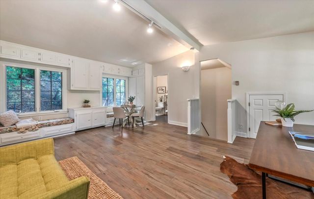 21700 Via Regina, Saratoga, CA 95070