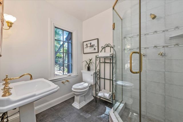 21700 Via Regina, Saratoga, CA 95070