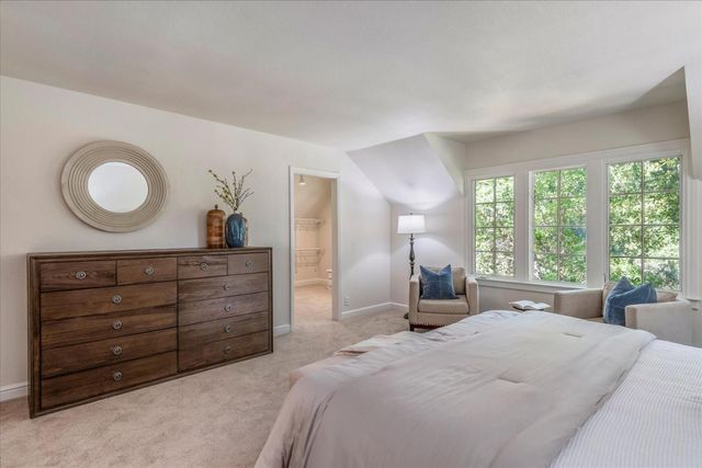 21700 Via Regina, Saratoga, CA 95070