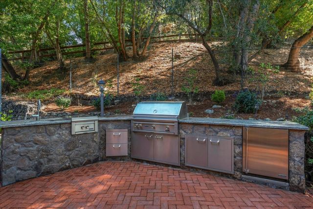 21700 Via Regina, Saratoga, CA 95070