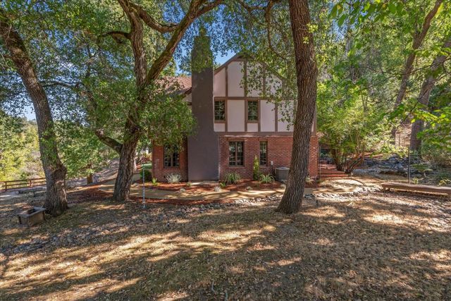 21700 Via Regina, Saratoga, CA 95070