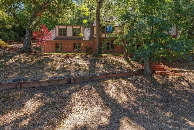 21700 Via Regina, Saratoga, CA 95070