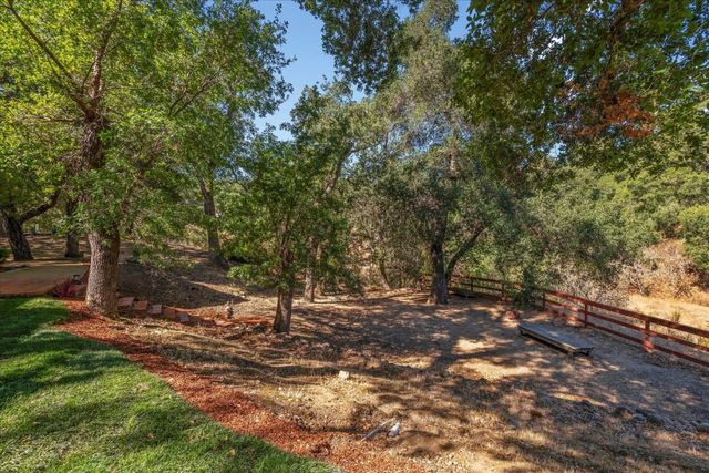 21700 Via Regina, Saratoga, CA 95070