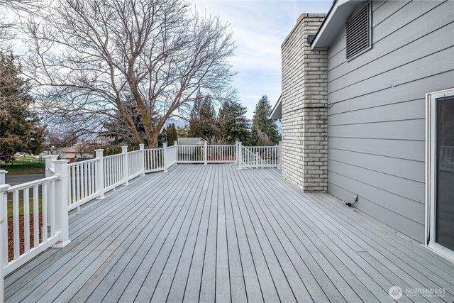 1425 Bel Air Drive, East Wenatchee, WA 98802