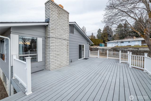 1425 Bel Air Drive, East Wenatchee, WA 98802