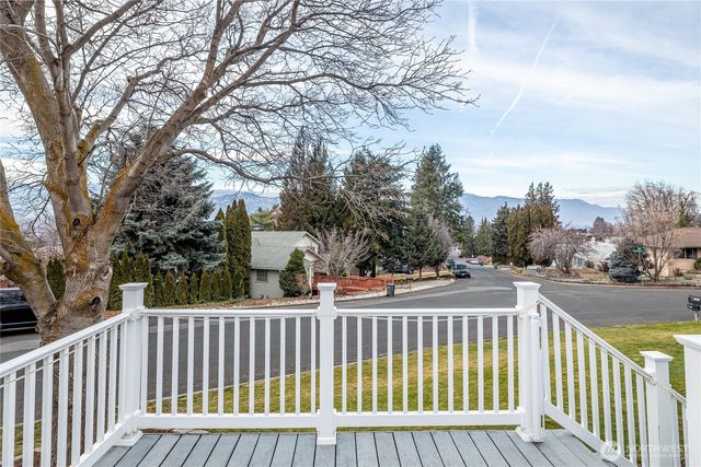 1425 Bel Air Drive, East Wenatchee, WA 98802