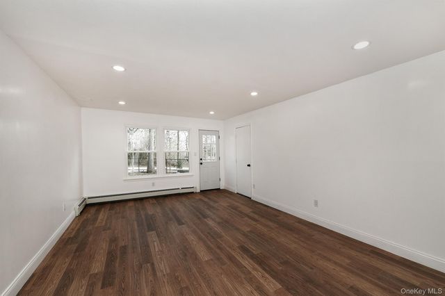 34 Warner Road, Huntington, NY 11743