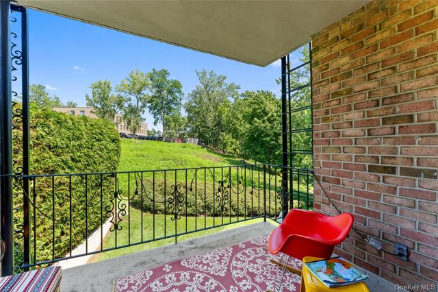 30 Gateway Road 102N, Yonkers, NY 10701