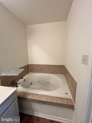 17367 KILDARE LN, Dumfries, VA 22026