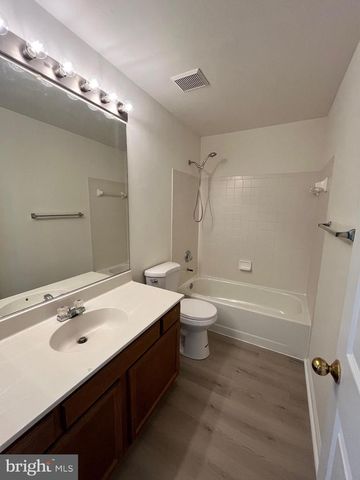 17367 KILDARE LN, Dumfries, VA 22026