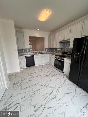 17367 KILDARE LN, Dumfries, VA 22026
