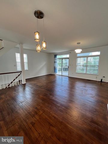 17367 KILDARE LN, Dumfries, VA 22026