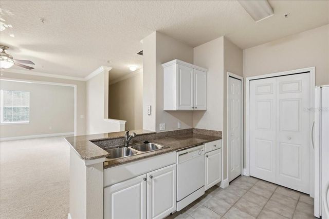 430 SOUTHERN PECAN CIRCLE 201, Winter Garden, FL 34787