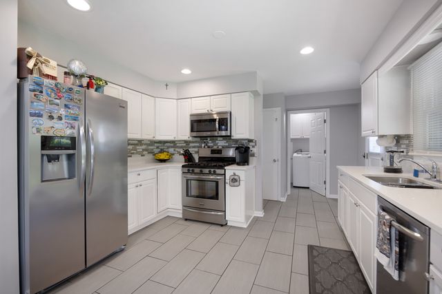 1116 Maple Lane, Elk Grove Village, IL 60007